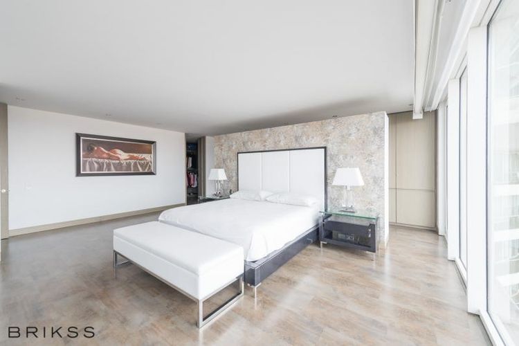 Apartamento de 3 alcobas en venta en Los Rosales, Bogotá, 287 m² · foto 14 de 21