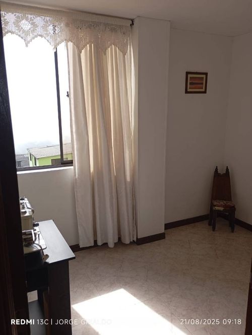 Apartamento de 3 alcobas en venta en Estambul, Manizales, 73 m² · foto 4 de 15
