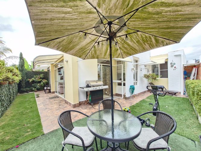 Casa de 3 alcobas en venta en El Castillo, Jamundí, 140 m² · foto 21 de 24