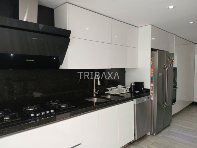 Casa de 4 alcobas en venta en Santa Barbara Central, Bogotá, 325 m² · foto 9 de 14