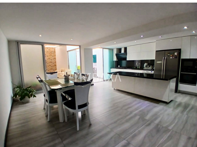 Casa de 4 alcobas en venta en Santa Barbara Central, Bogotá, 325 m² · foto 12 de 14