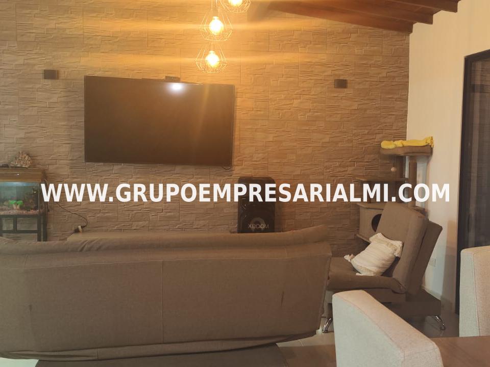 Apartaestudio for sale in Buenos aires, Medellín 2