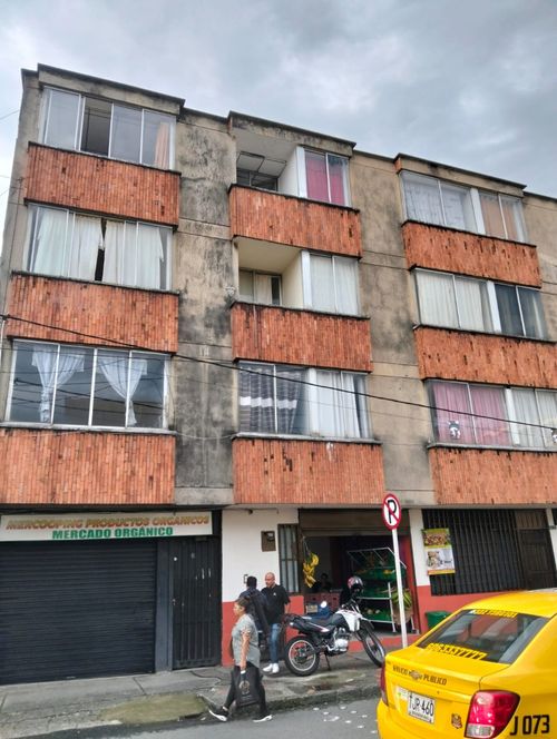 Apartamento de 3 alcobas en venta en San Jorge, Pereira, 110 m² · foto 2 de 17