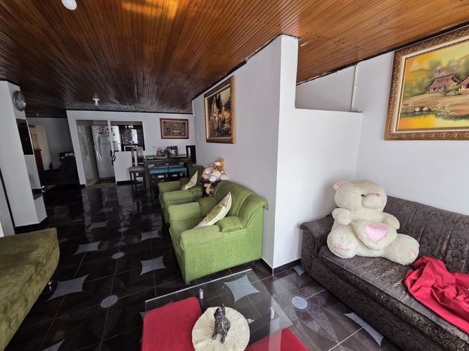 Casa de 7 alcobas en venta en Prado Pinzon, Bogotá, 240 m² · foto 4 de 24