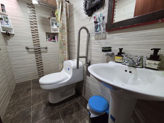 Casa de 7 alcobas en venta en Prado Pinzon, Bogotá, 240 m² · foto 10 de 24