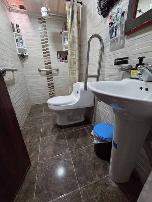 Casa de 7 alcobas en venta en Prado Pinzon, Bogotá, 240 m² · foto 11 de 24