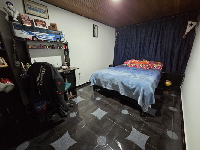 Casa de 7 alcobas en venta en Prado Pinzon, Bogotá, 240 m² · foto 12 de 24