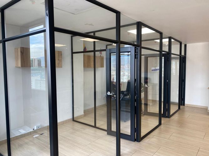Oficina en arriendo en Alejandría, Medellín, 65 m² · foto 2 de 13
