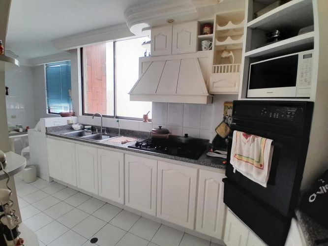 Apartamento de 3 alcobas en venta en Altos Del Prado, Barranquilla, 174 m² · foto 6 de 10