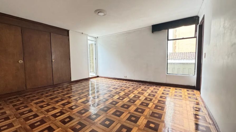 Apartamento de 5 alcobas en venta en Colon, Medellín, 329 m² · foto 18 de 24