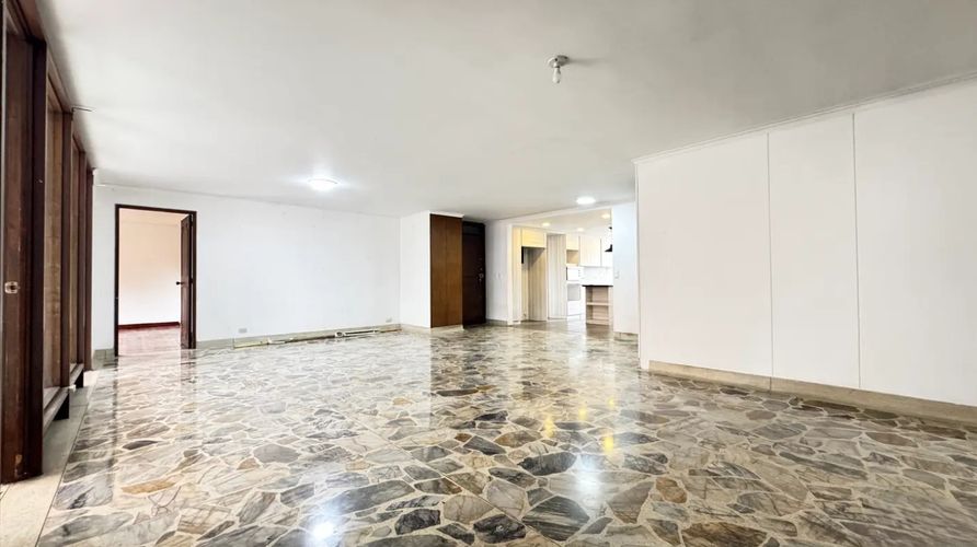 Apartamento de 5 alcobas en venta en Colon, Medellín, 329 m² · foto 9 de 24