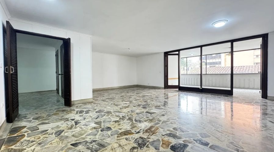 Apartamento de 5 alcobas en venta en Colon, Medellín, 329 m² · foto 6 de 24