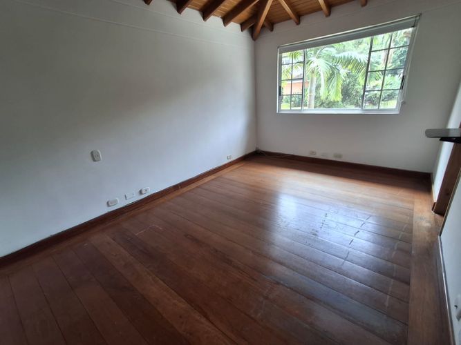 Casa de 4 alcobas en venta en Zuñiga, Envigado, 294 m² · foto 13 de 20