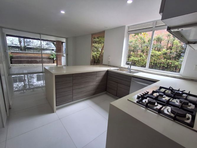 Casa de 4 alcobas en venta en Zuñiga, Envigado, 294 m² · foto 6 de 20