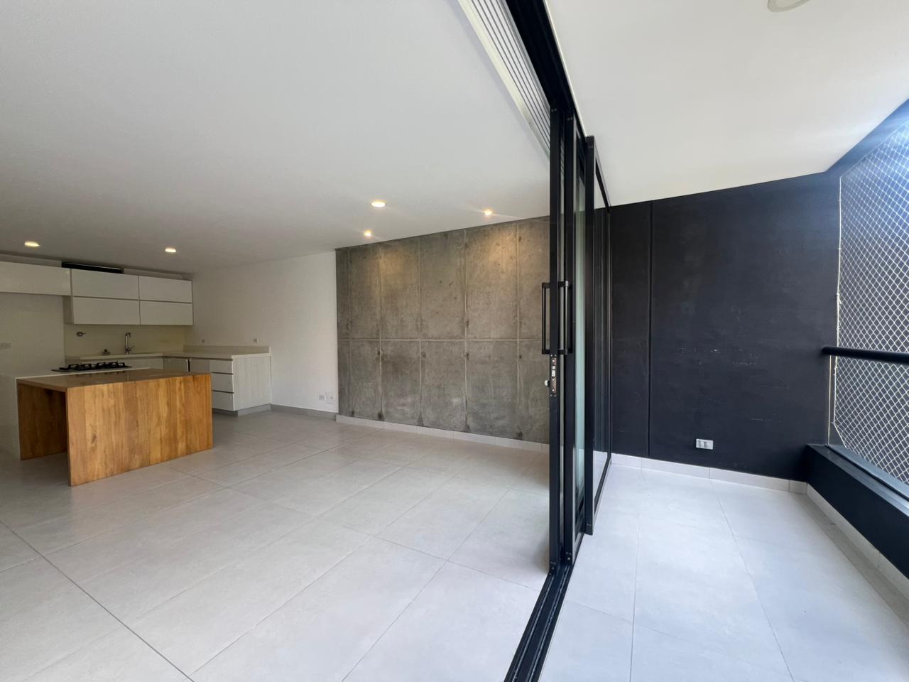 Apartamento en arriendo en Loma Del Esmeraldal, Envigado · foto 2 de 16