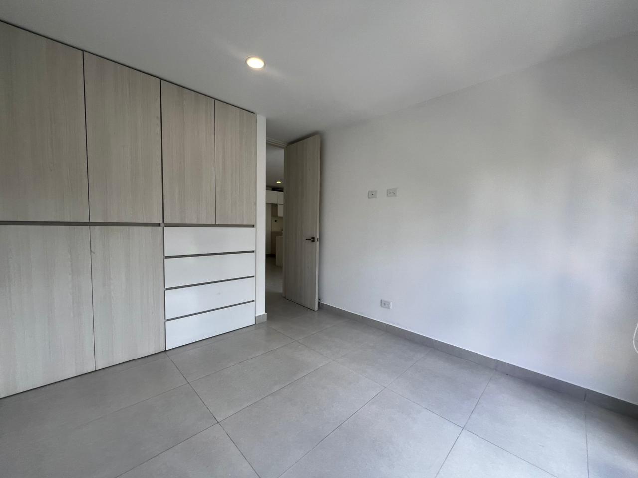Apartamento en arriendo en Loma Del Esmeraldal, Envigado · foto 12 de 16