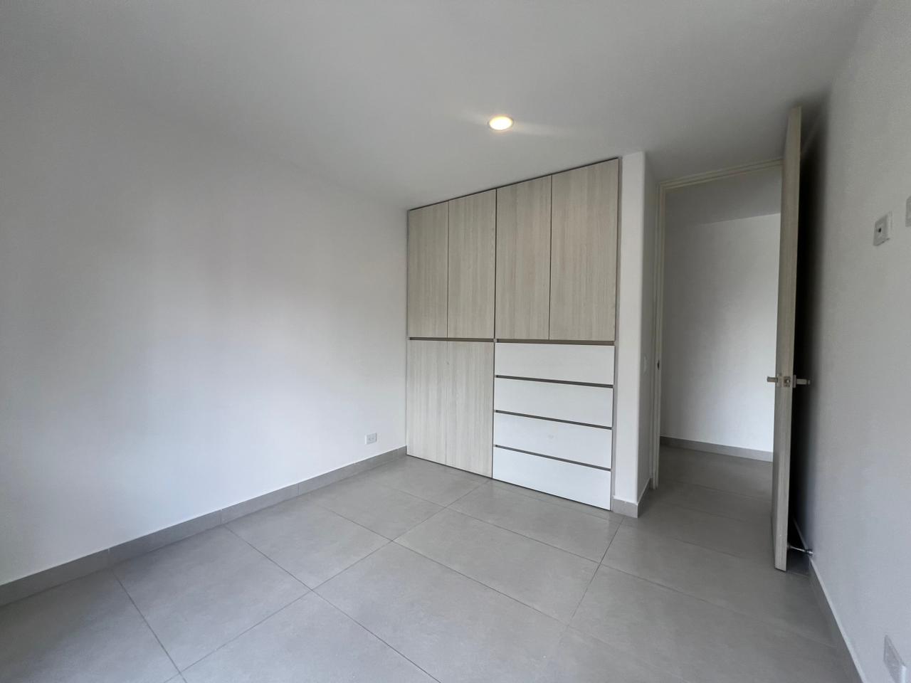 Apartamento en arriendo en Loma Del Esmeraldal, Envigado · foto 11 de 16