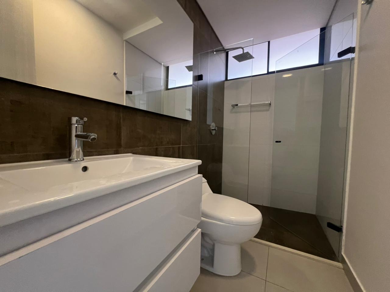 Apartamento en arriendo en Loma Del Esmeraldal, Envigado · foto 14 de 16