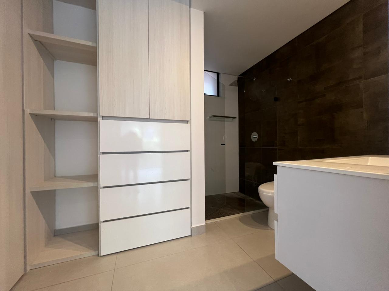 Apartamento en arriendo en Loma Del Esmeraldal, Envigado · foto 13 de 16