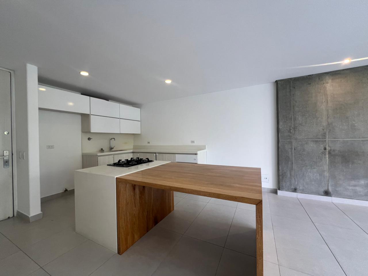 Apartamento en arriendo en Loma Del Esmeraldal, Envigado · foto 7 de 16