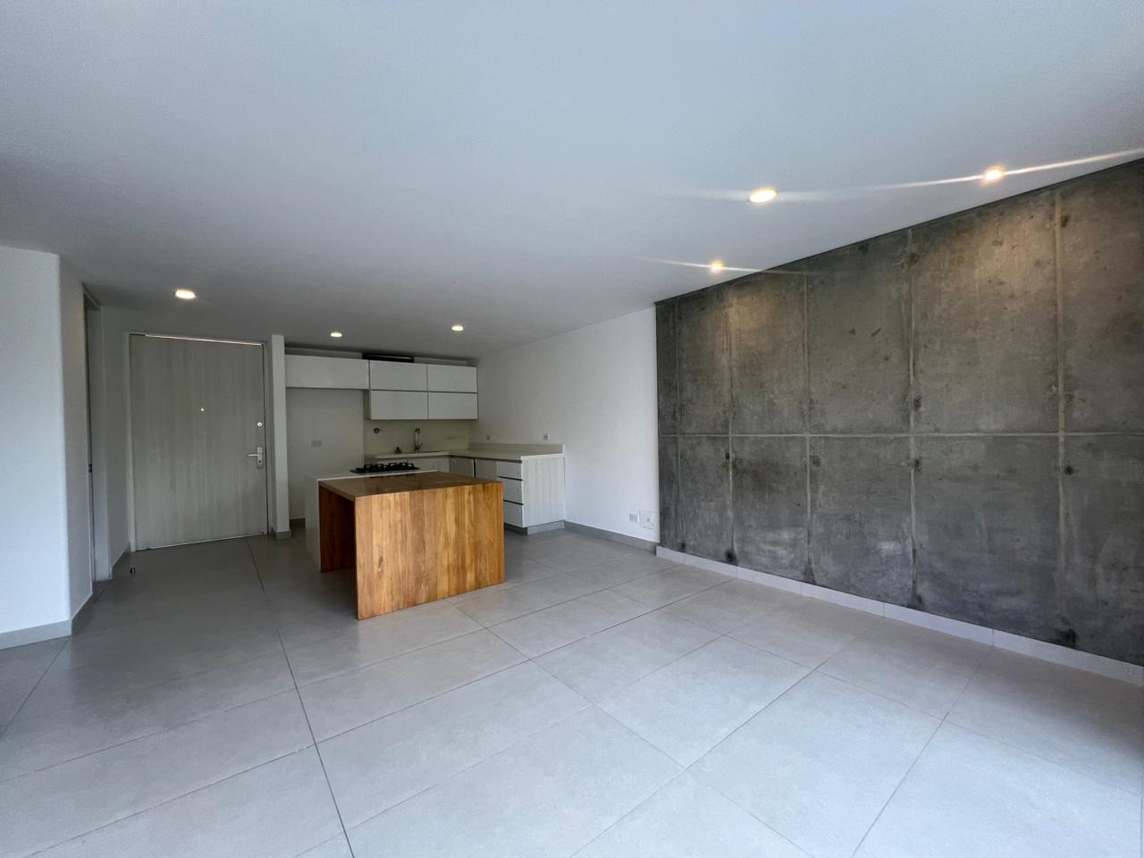 Apartamento en arriendo en Loma Del Esmeraldal, Envigado · foto 4 de 16