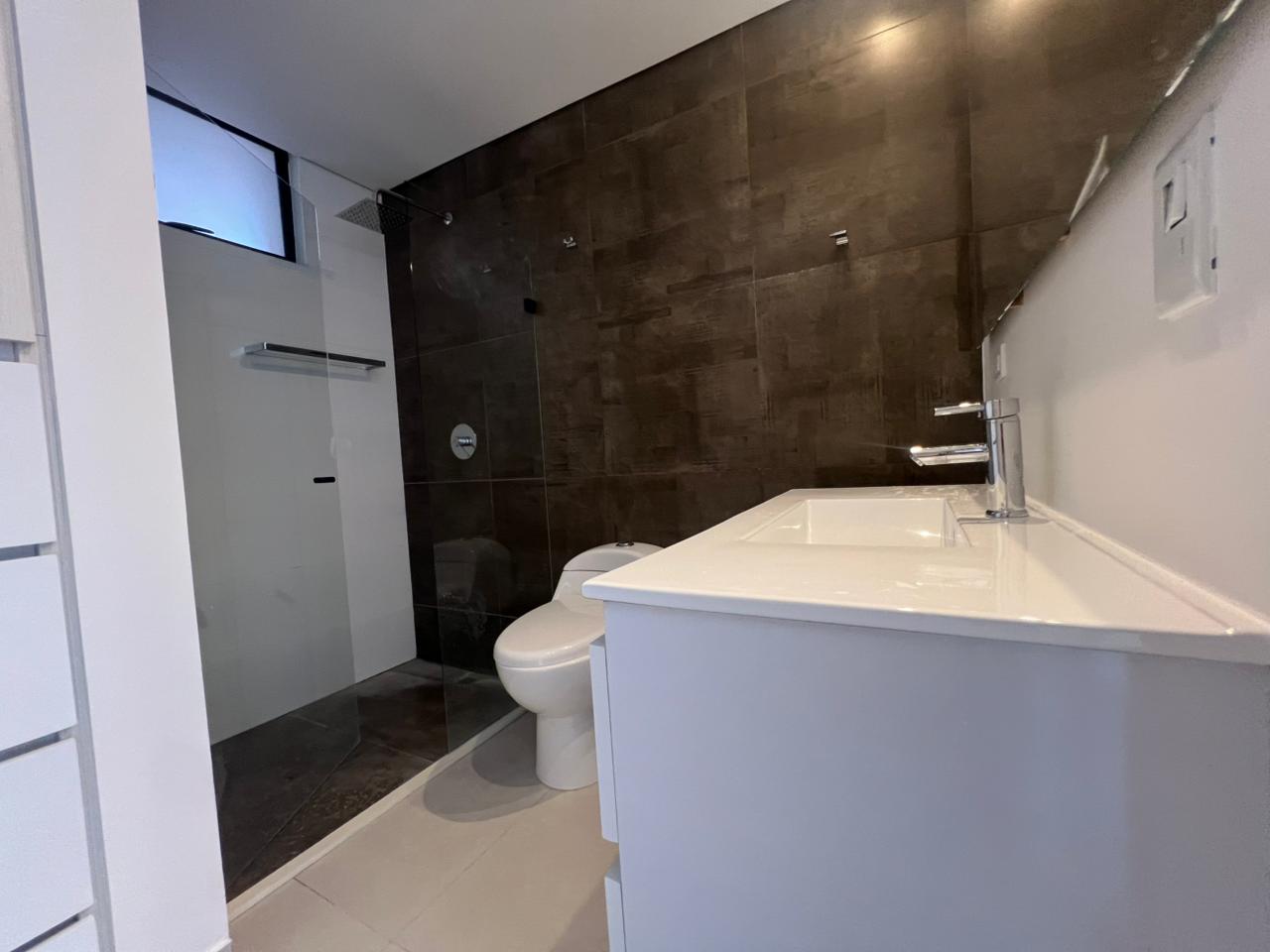 Apartamento en arriendo en Loma Del Esmeraldal, Envigado · foto 16 de 16
