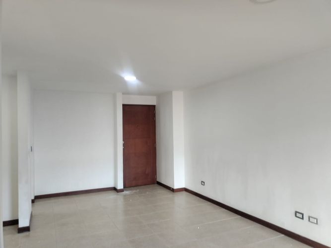 Apartamento de 3 alcobas en arriendo en Villa Santa Teresa, Envigado, 96 m² · foto 3 de 16