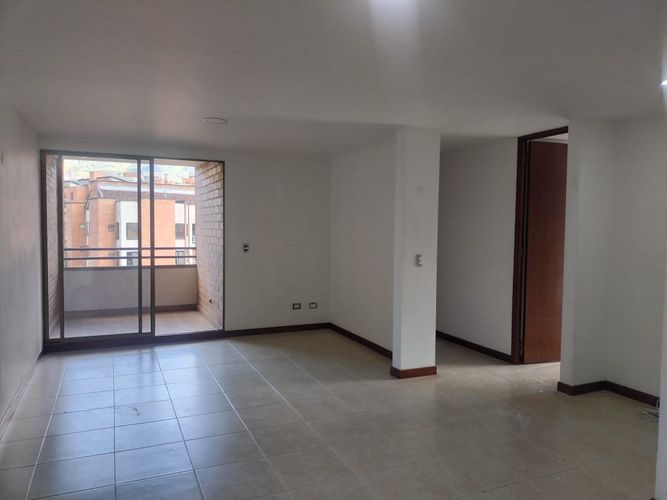 Apartamento de 3 alcobas en arriendo en Villa Santa Teresa, Envigado, 96 m² · foto 2 de 16