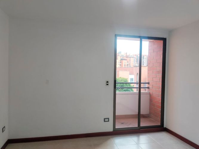 Apartamento de 3 alcobas en arriendo en Villa Santa Teresa, Envigado, 96 m² · foto 11 de 16