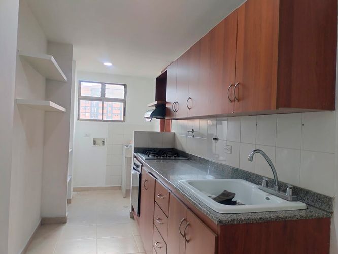 Apartamento de 3 alcobas en arriendo en Villa Santa Teresa, Envigado, 96 m² · foto 6 de 16