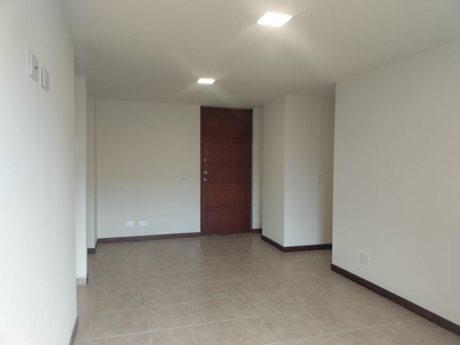 Apartamento de 3 alcobas en arriendo en Villa Santa Teresa, Envigado, 80 m² · foto 3 de 15