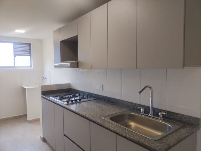 Apartamento de 3 alcobas en arriendo en Villa Santa Teresa, Envigado, 80 m² · foto 5 de 15