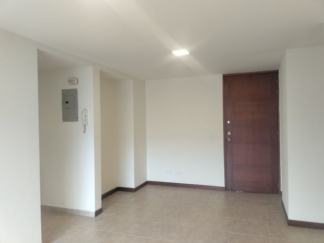 Apartamento de 3 alcobas en arriendo en Villa Santa Teresa, Envigado, 80 m² · foto 4 de 15