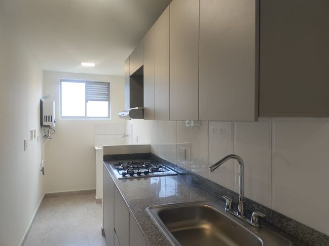 Apartamento de 3 alcobas en arriendo en Villa Santa Teresa, Envigado, 80 m² · foto 6 de 15