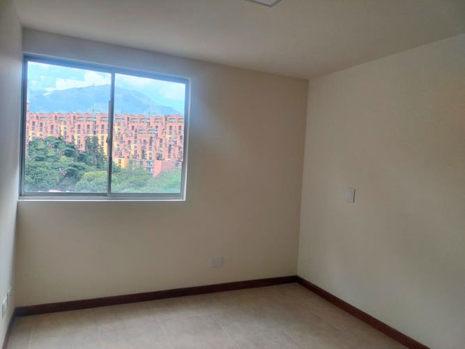 Apartamento de 3 alcobas en arriendo en Villa Santa Teresa, Envigado, 80 m² · foto 11 de 15
