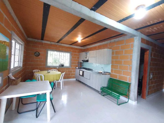 Casa en venta en Santa Elena, Medellín · foto 2 de 24