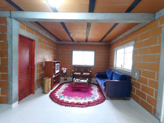 Casa en venta en Santa Elena, Medellín · foto 3 de 24