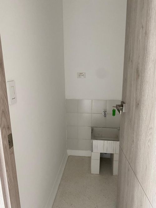 Consultorio en venta en Mayorca, Sabaneta, 34 m² · foto 5 de 6
