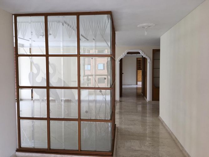 Apartamento de 5 alcobas en arriendo en El Poblado, Medellín, 260 m² · foto 7 de 18