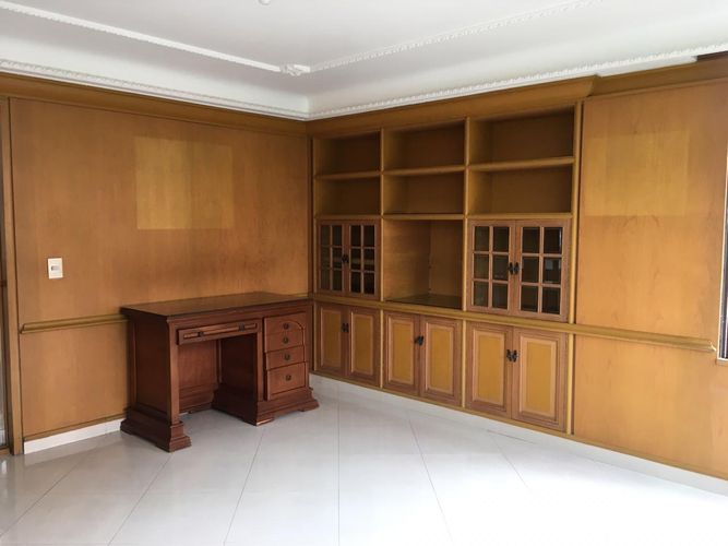 Apartamento de 5 alcobas en arriendo en El Poblado, Medellín, 260 m² · foto 11 de 18