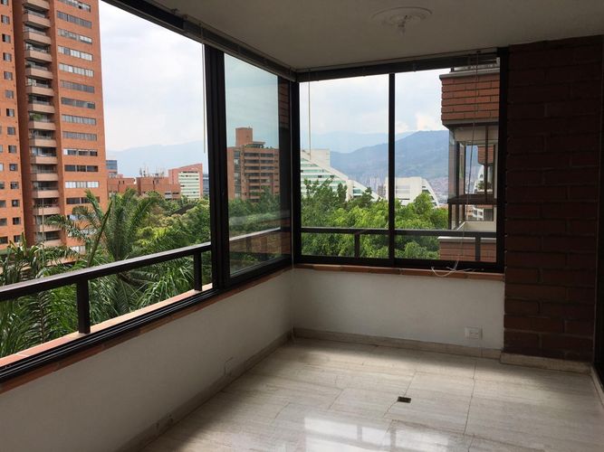 Apartamento de 5 alcobas en arriendo en El Poblado, Medellín, 260 m² · foto 4 de 18