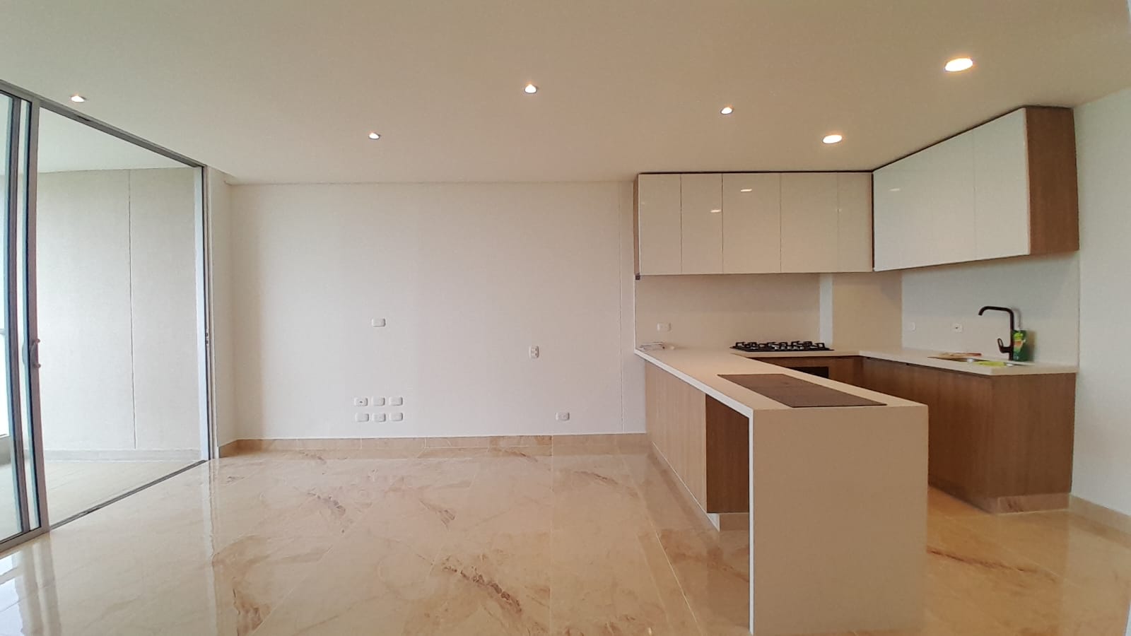 Apartamento en arriendo en El Castillo, Barranquilla · foto 2 de 19