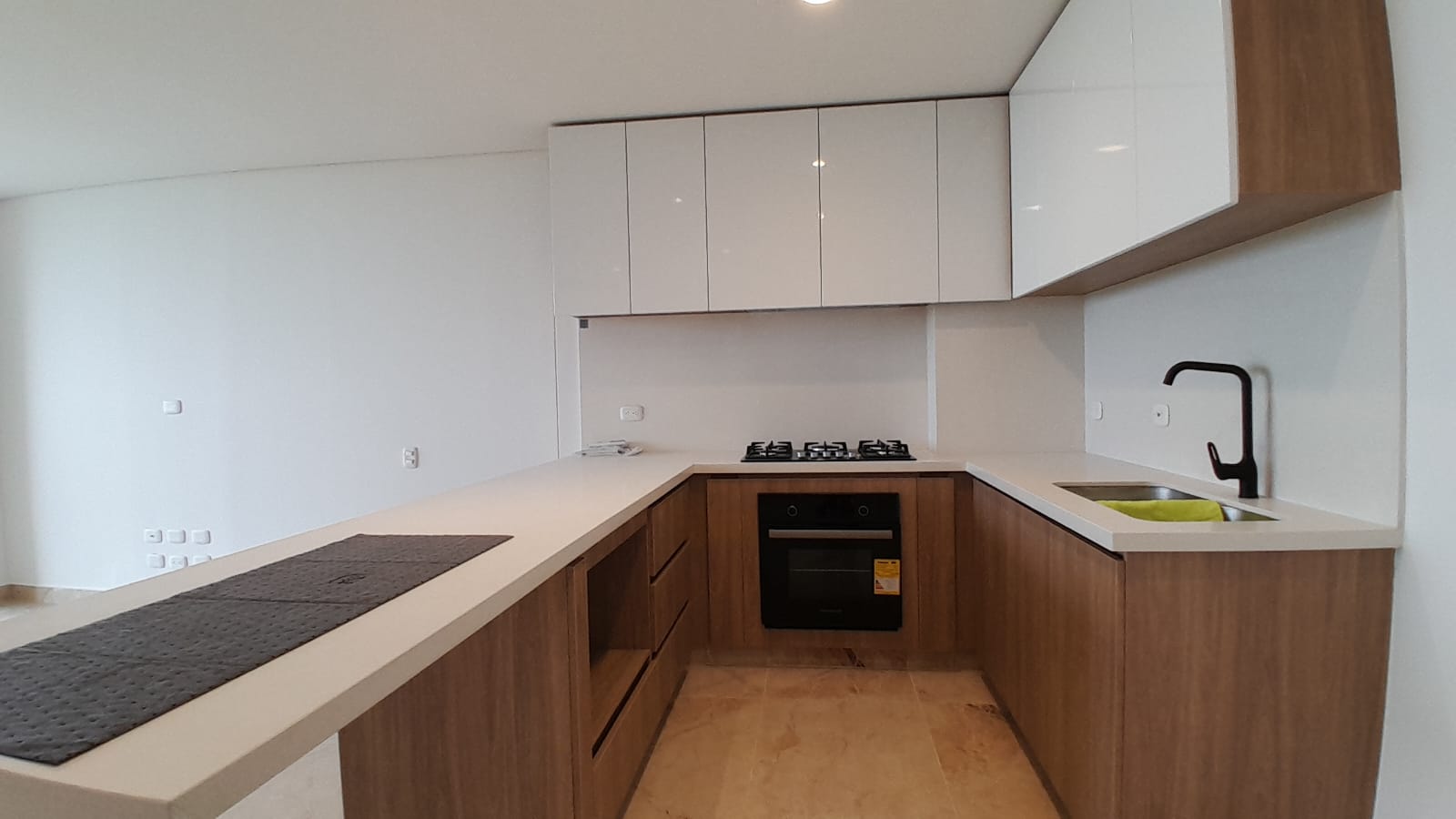 Apartamento en arriendo en El Castillo, Barranquilla · foto 3 de 19