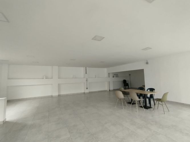 Local en arriendo en El Poblado, Medellín, 129 m² · foto 4 de 9