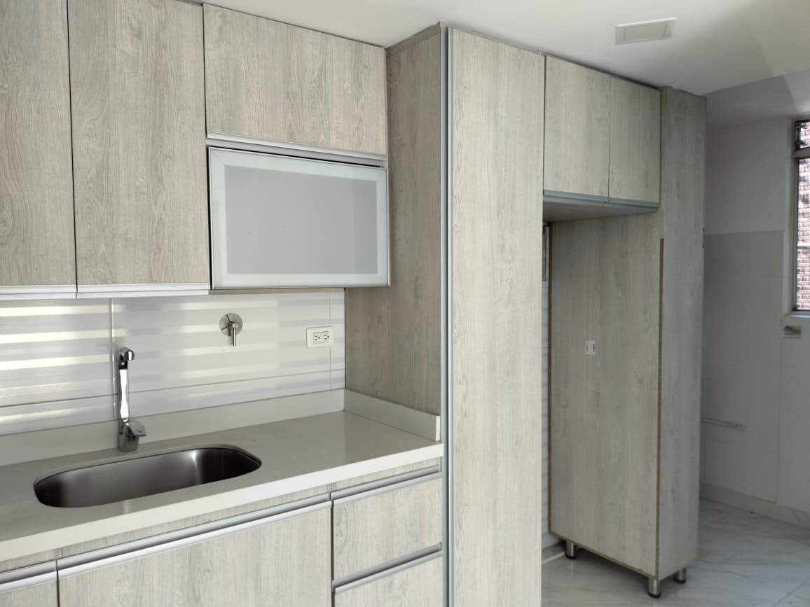 Apartamento en venta en El Poblado, Medellín · foto 8 de 18