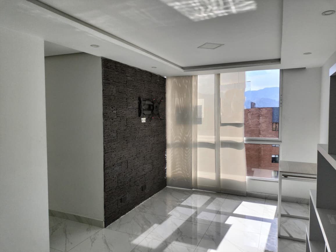 Apartamento en venta en El Poblado, Medellín · foto 2 de 18