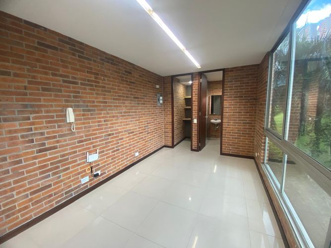 Oficina en arriendo en El Poblado, Medellín, 22 m² · foto 12 de 17