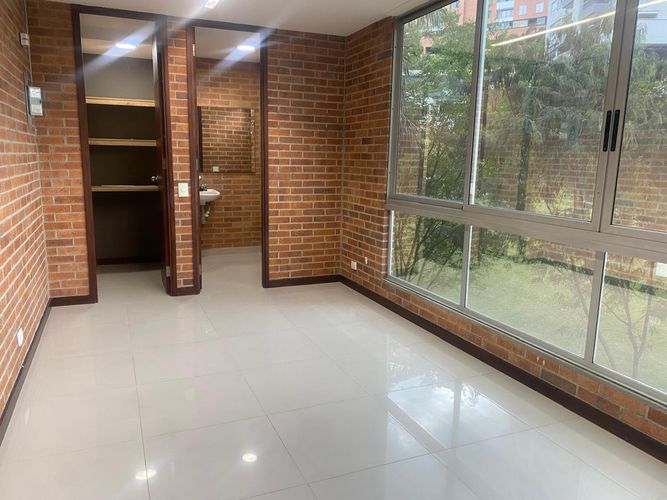 Oficina en arriendo en El Poblado, Medellín, 22 m² · foto 9 de 17