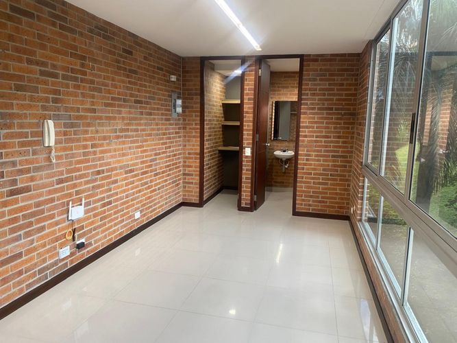 Oficina en arriendo en El Poblado, Medellín, 22 m² · foto 15 de 17