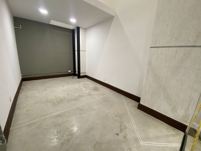 Local en arriendo en Villa De Los Caballeros Sector B, Girón, 23 m² · foto 7 de 11